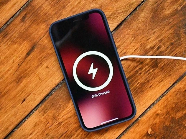 樟木头镇苹果手机维修分享iPhone 12可以随便充电吗 